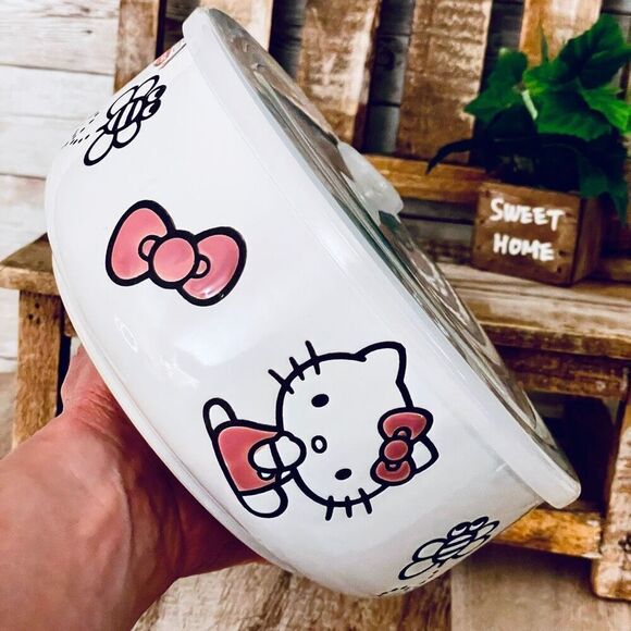 NWT Sanrio Hello Kitty Hand Painted by Artisans Vented Lid Food Container Bowl - Picture 13 of 13